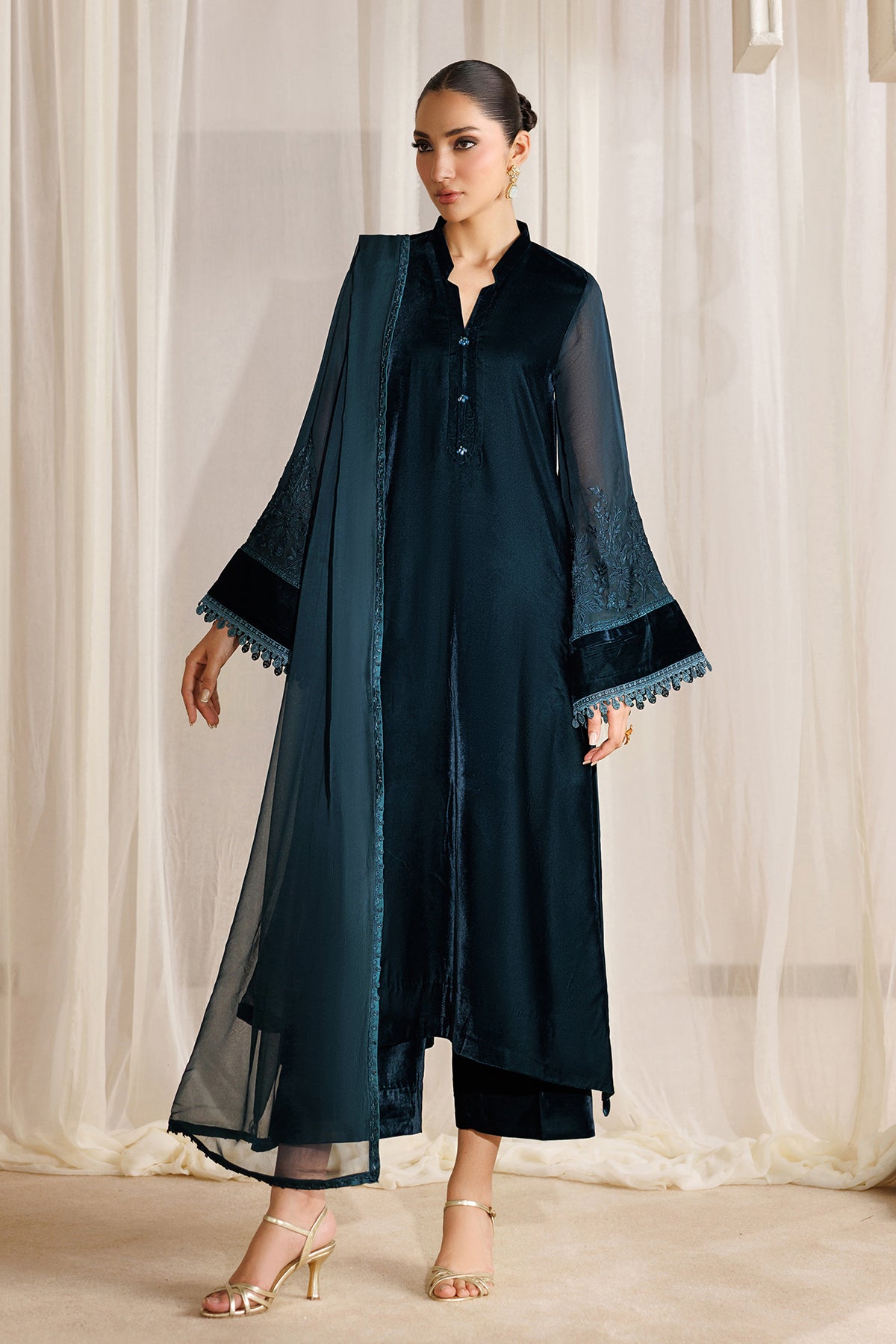 Embroidered Velvet PR-1383 - Baroque