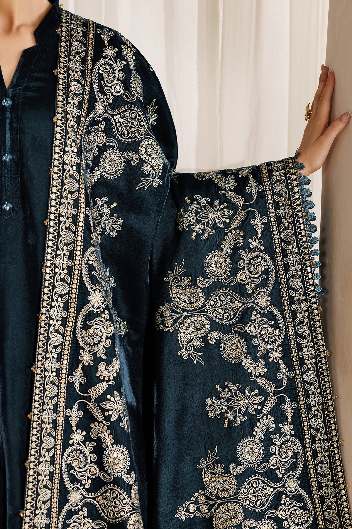 Embroidered Velvet Shawl VS-73