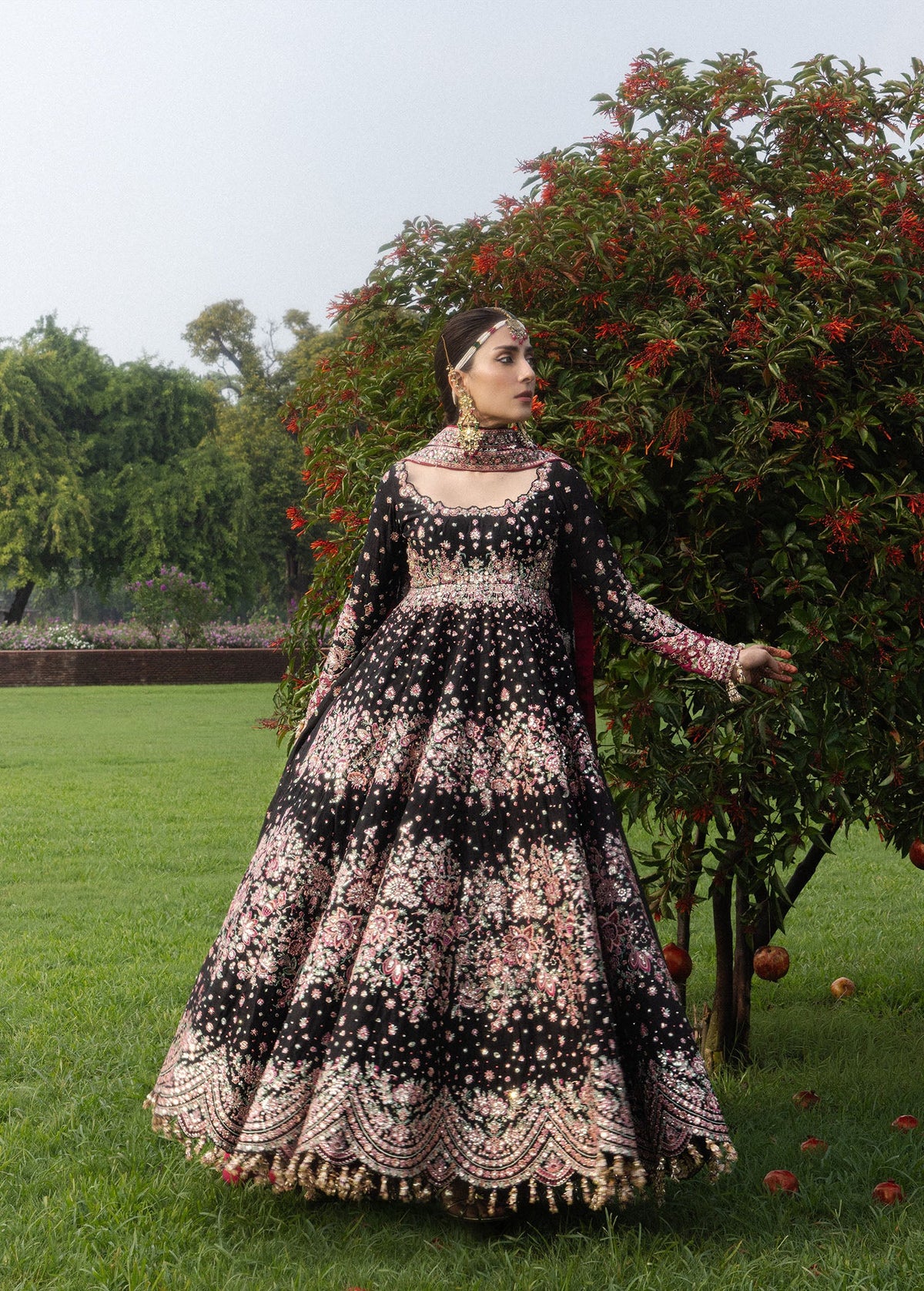 Hussain Rehar Shahnoor black pashwas
