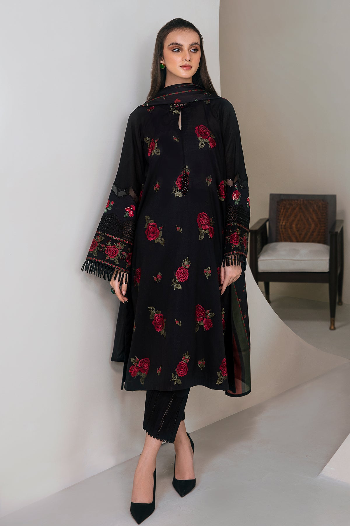 Embroidered Lawn UF-361 - Baroque