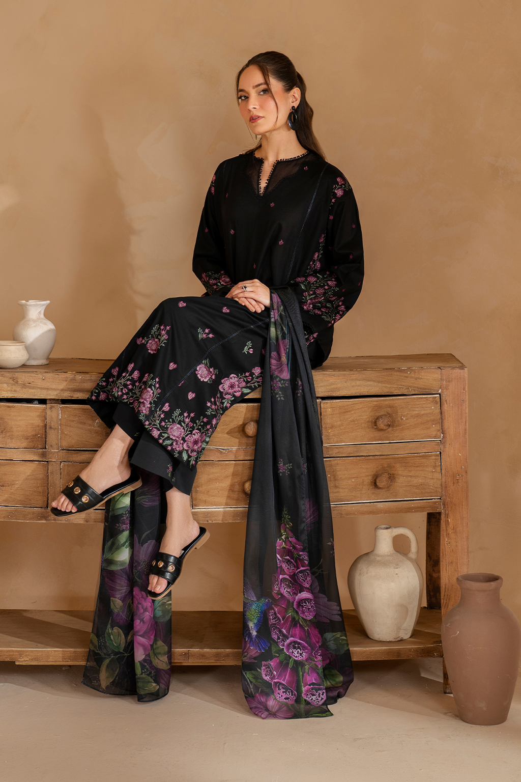 UE-477 Embroidered Lawn