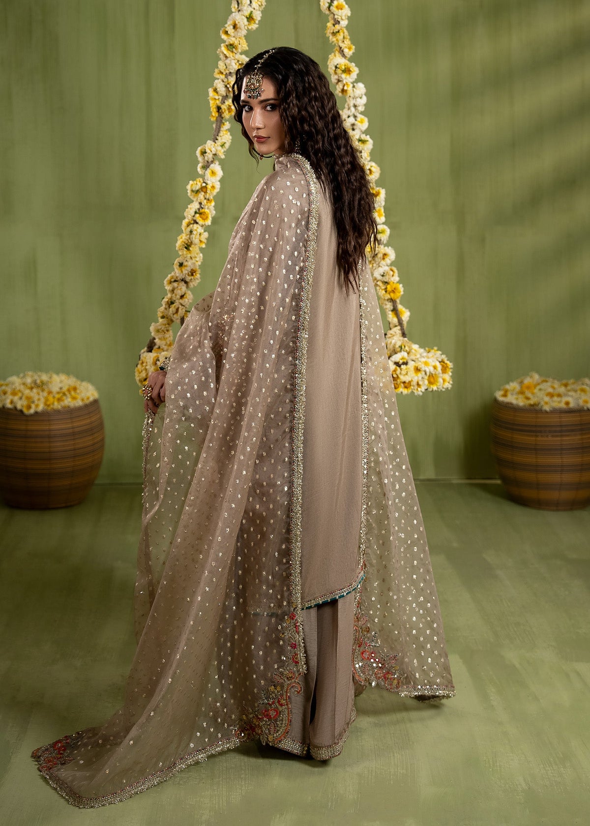 2610B Embroidered 3 Piece