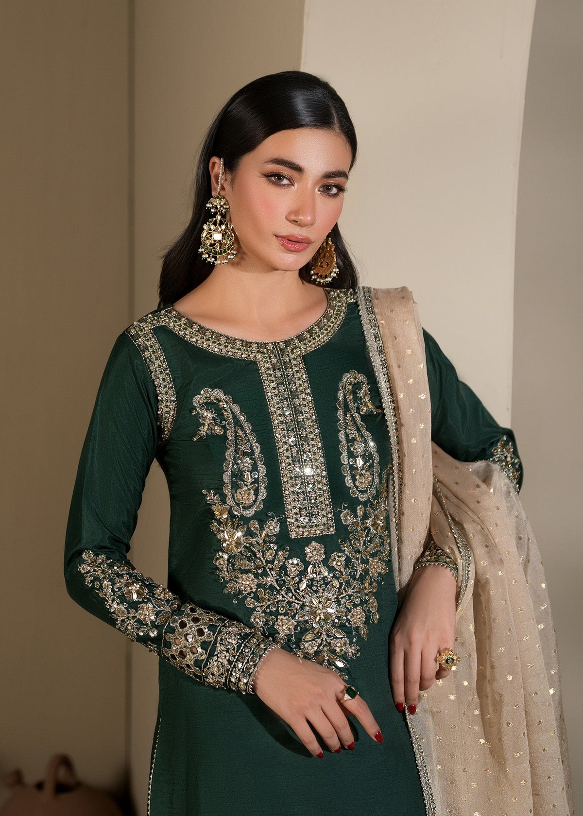 2621B Embroidered 3 Piece