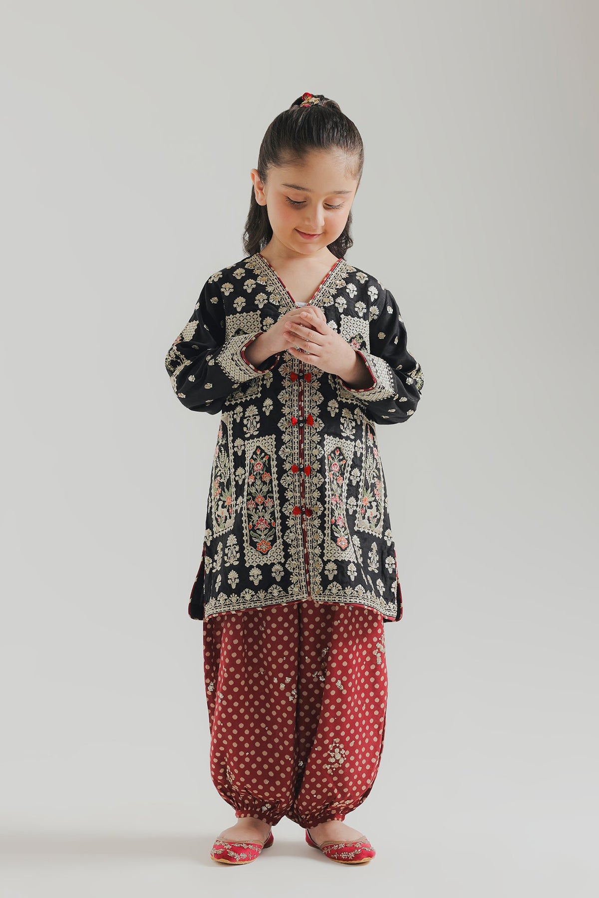Embroidered Suit (E1072-404-902 E1072-304-902)