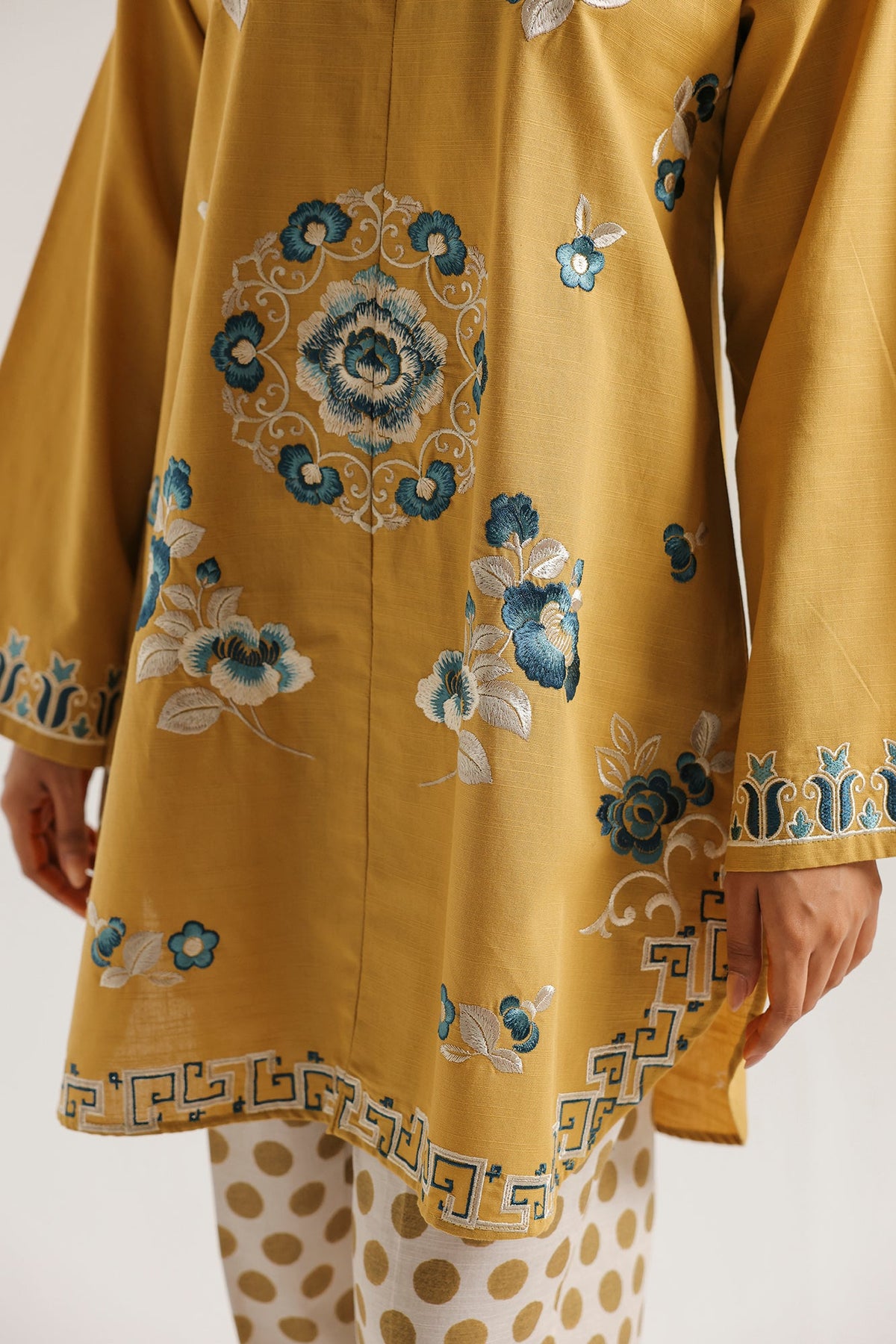 Embroidered 2 Piece Suit E9545
